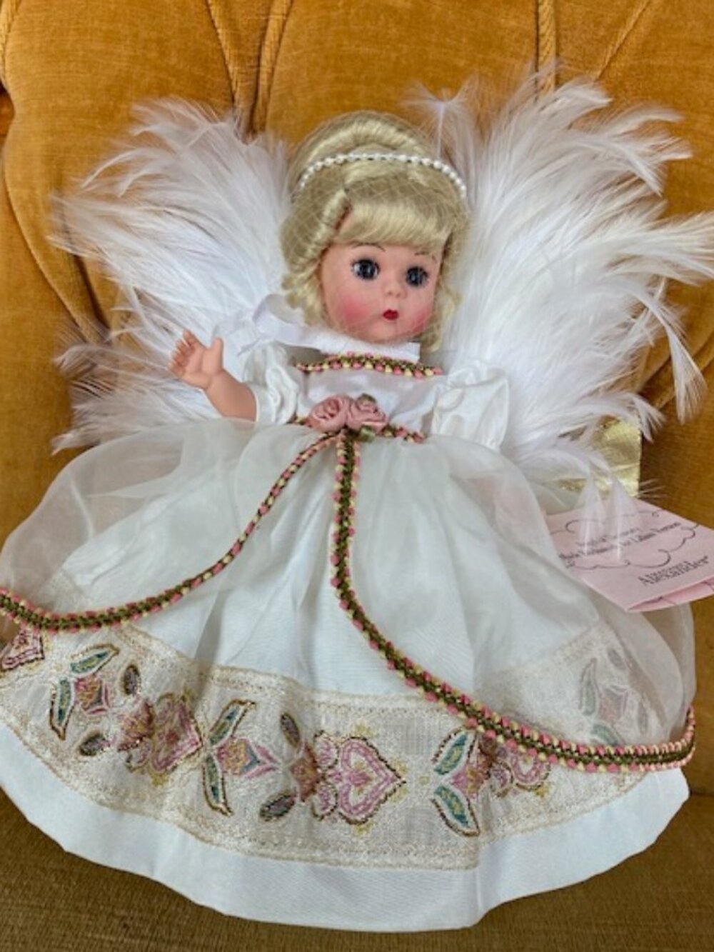 Madame Alexander ANGEL OF HARMONY 33790 NWT no box kept in a china closet